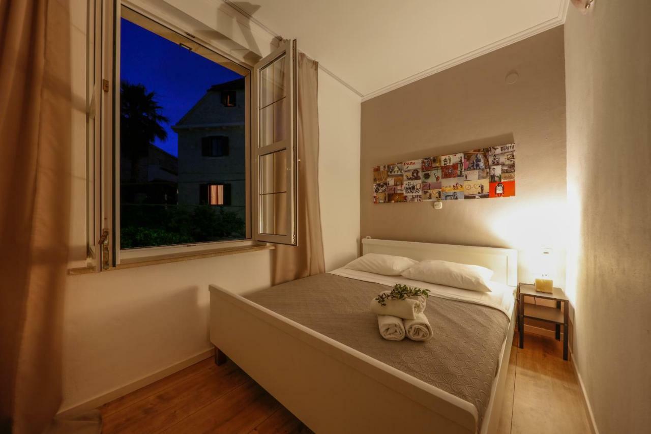 Olife Guesthouse Milna  Extérieur photo